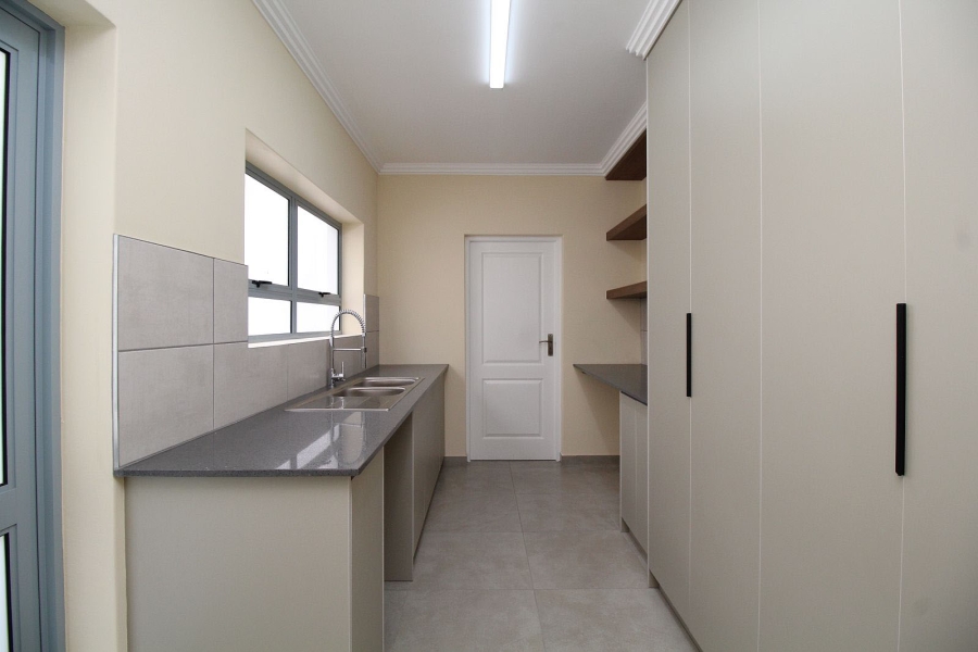 3 Bedroom Property for Sale in Blue Lagoon Western Cape